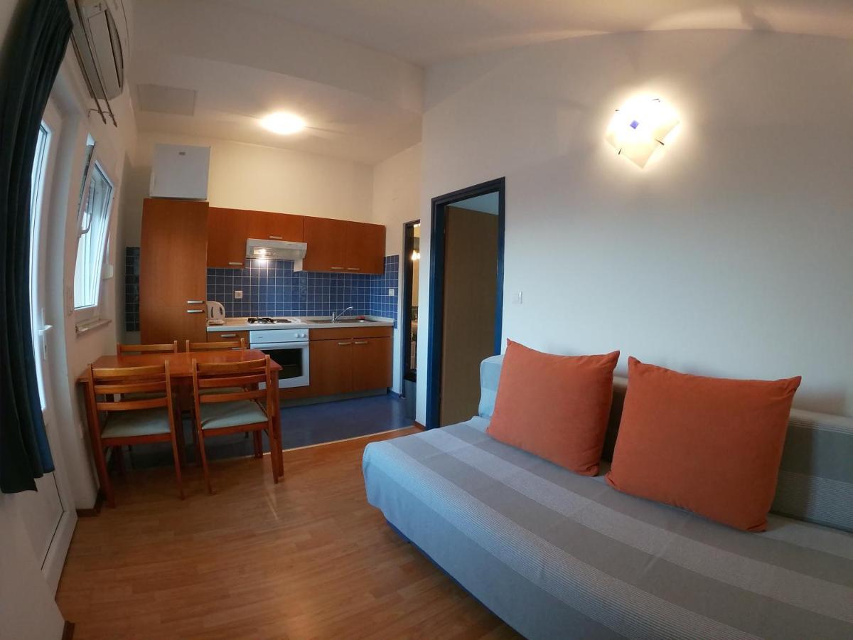 פוסדריה Apartments Nikolina מראה חיצוני תמונה