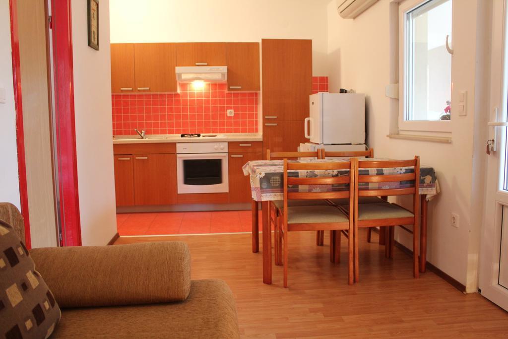 פוסדריה Apartments Nikolina מראה חיצוני תמונה